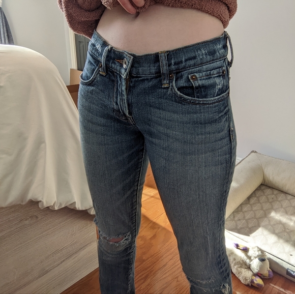 Low-rise blue jeans in size 2 - Picture 1 of 4
